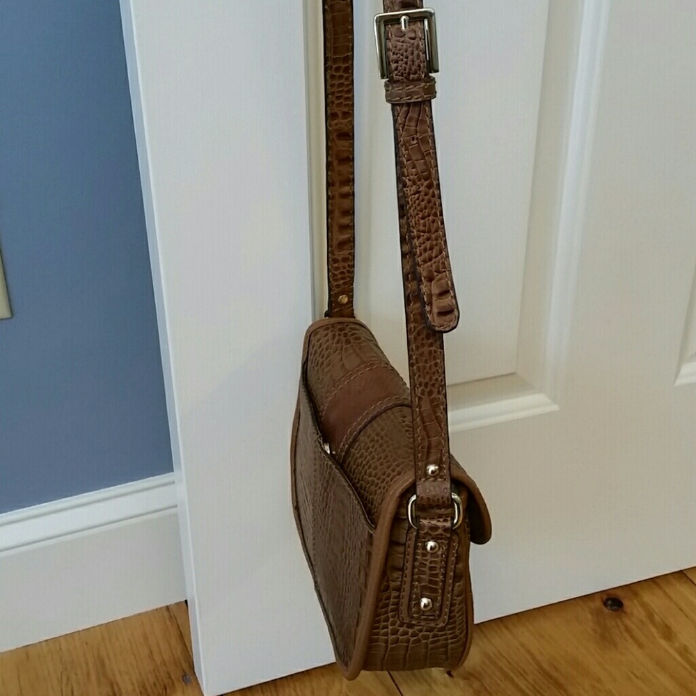 Beautiful Franco Sarto leather crossbody. - Picture 5 of 8